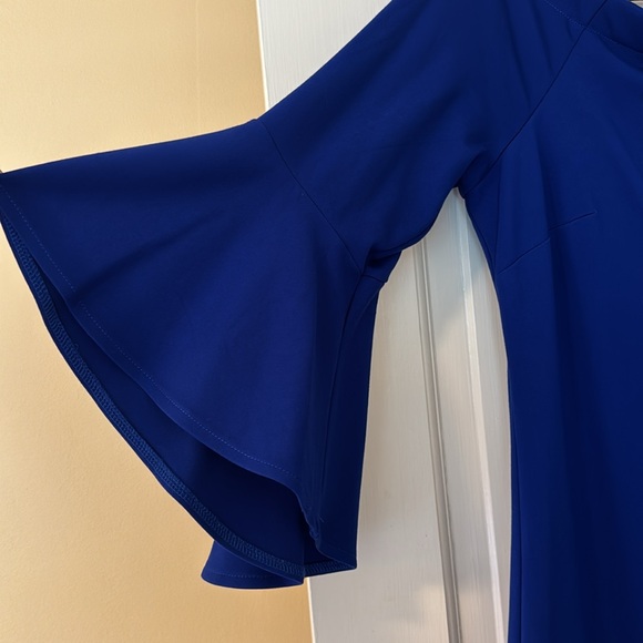 Off Shoulder Bell Sleeve Dress - Picture 4 of 6